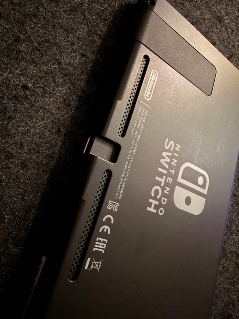 Nintendo Switch 本体のみ コントローラ無ブラック専用ポーチ付き