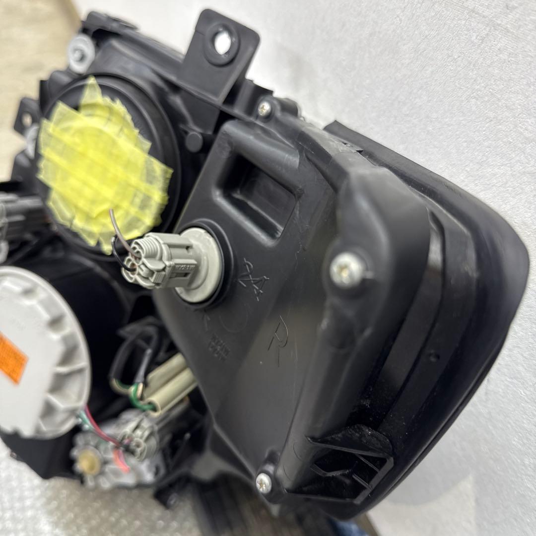 売切り値下げ⭐︎新品に近いE51ヘッドライト