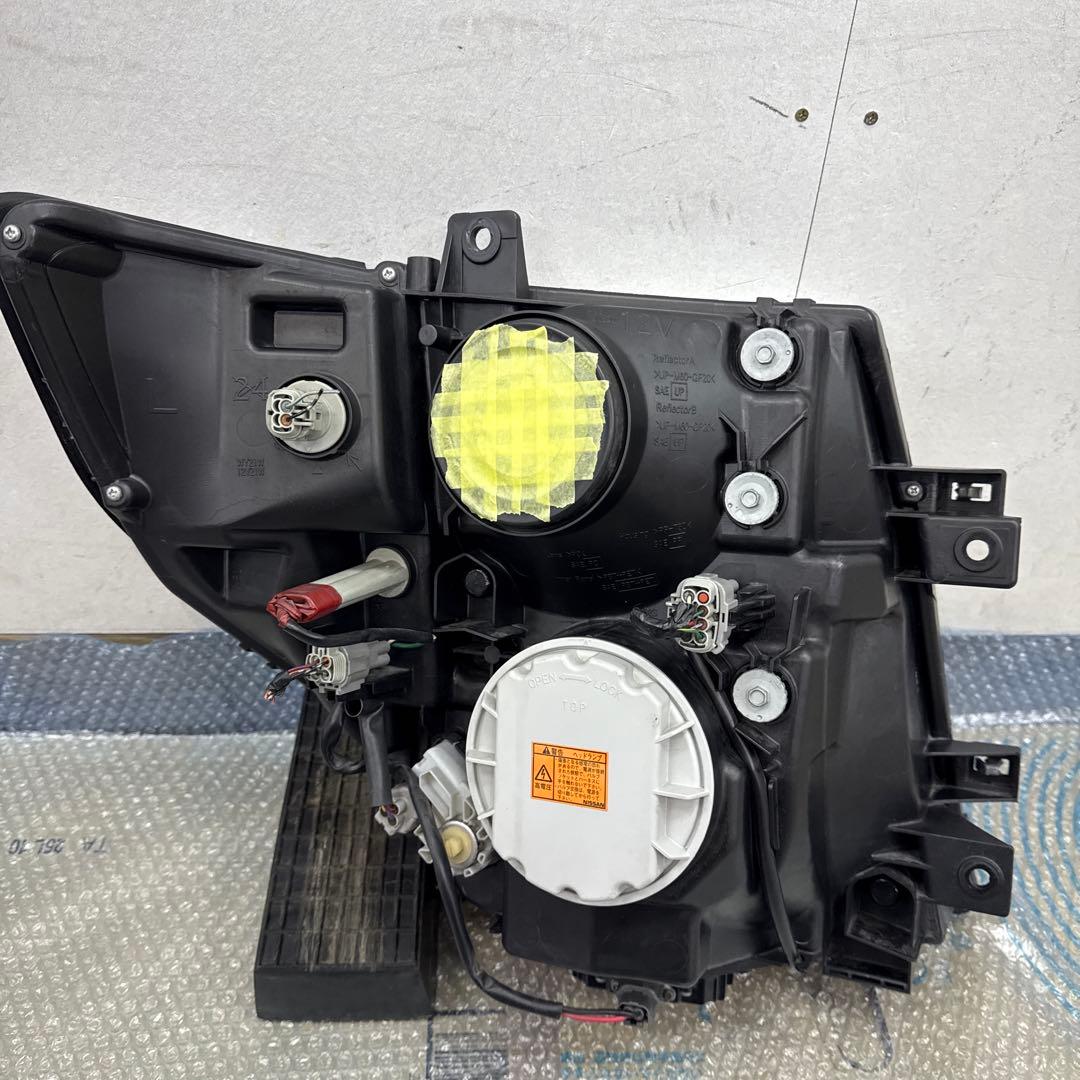 売切り値下げ⭐︎新品に近いE51ヘッドライト