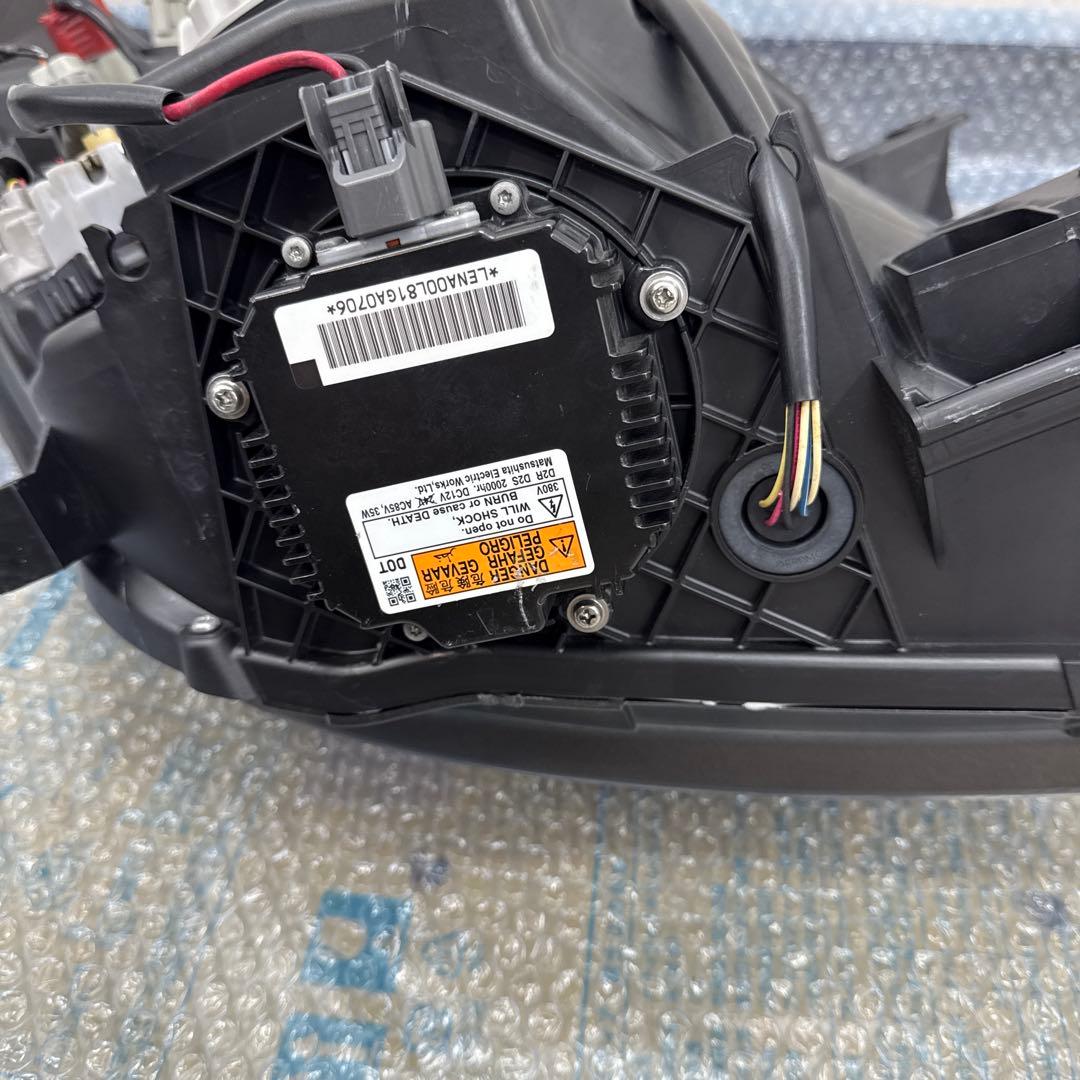 売切り値下げ⭐︎新品に近いE51ヘッドライト