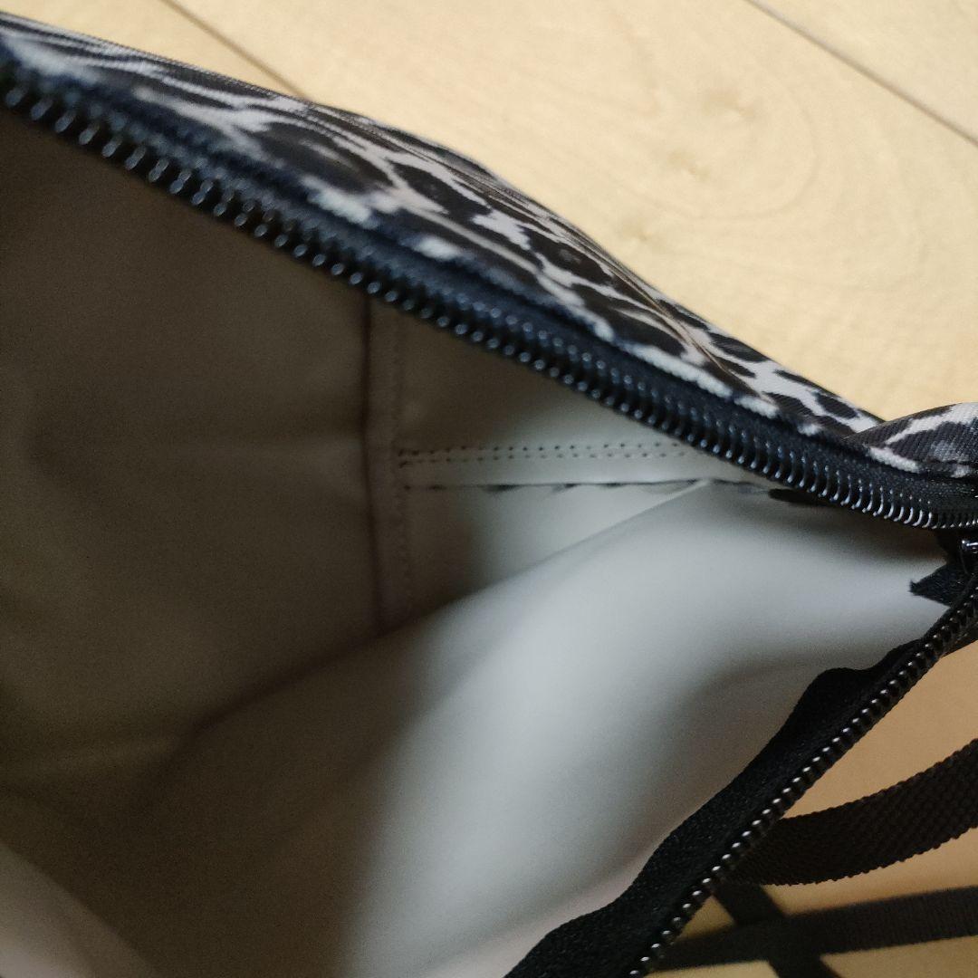 エルベシャプリエ ナイロン舟型ショルダーバッグS パンサーブラン レオパ