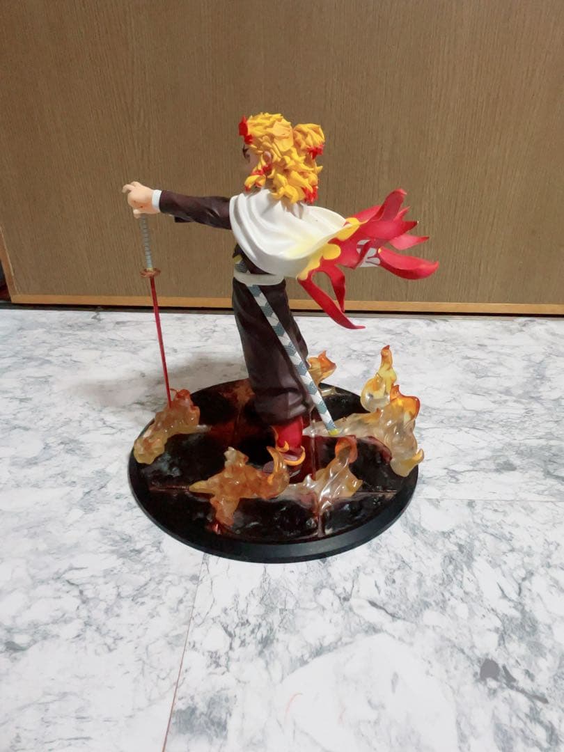 鬼滅の刃 煉獄杏寿郎 1/8スケールフィギュア