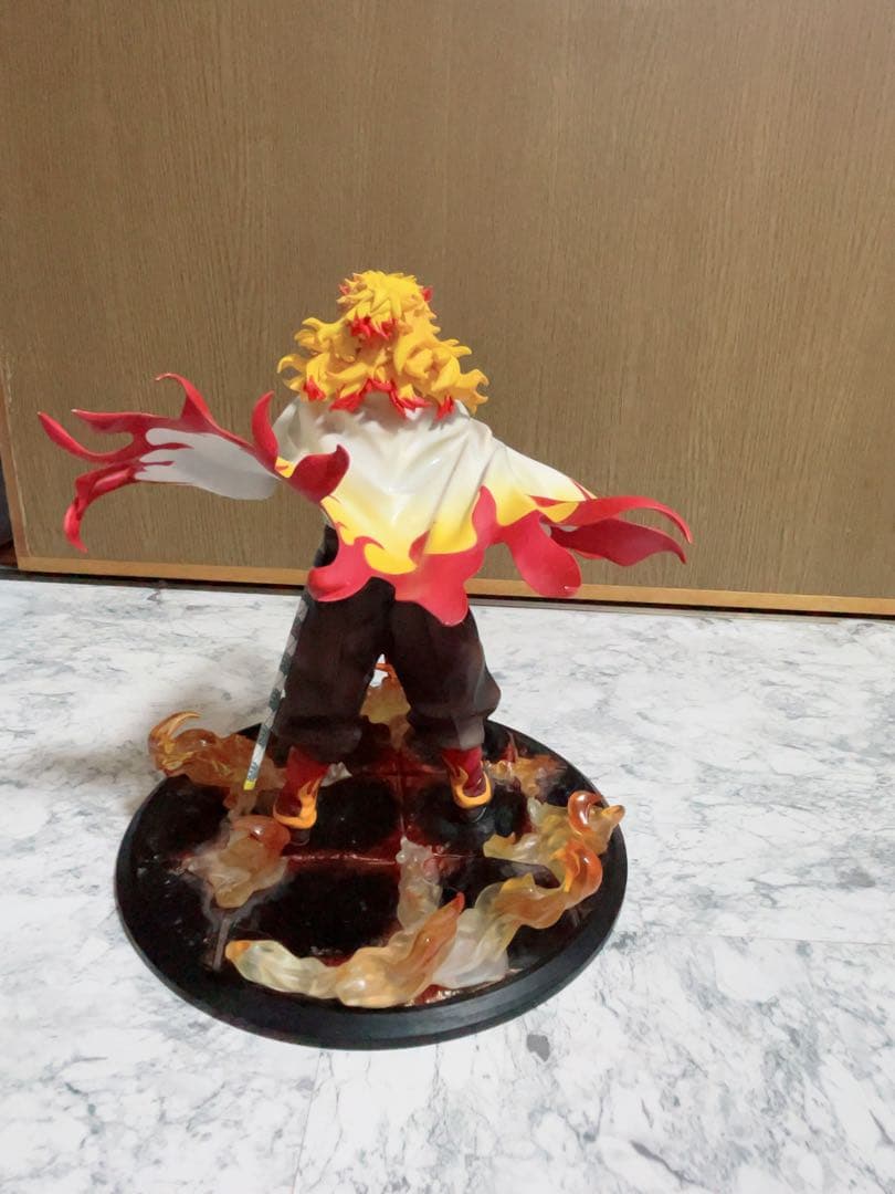 鬼滅の刃 煉獄杏寿郎 1/8スケールフィギュア