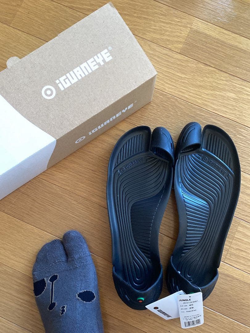 バレンシアガ　元ネタ　【iguaneye】サンダル　kikokostadinov