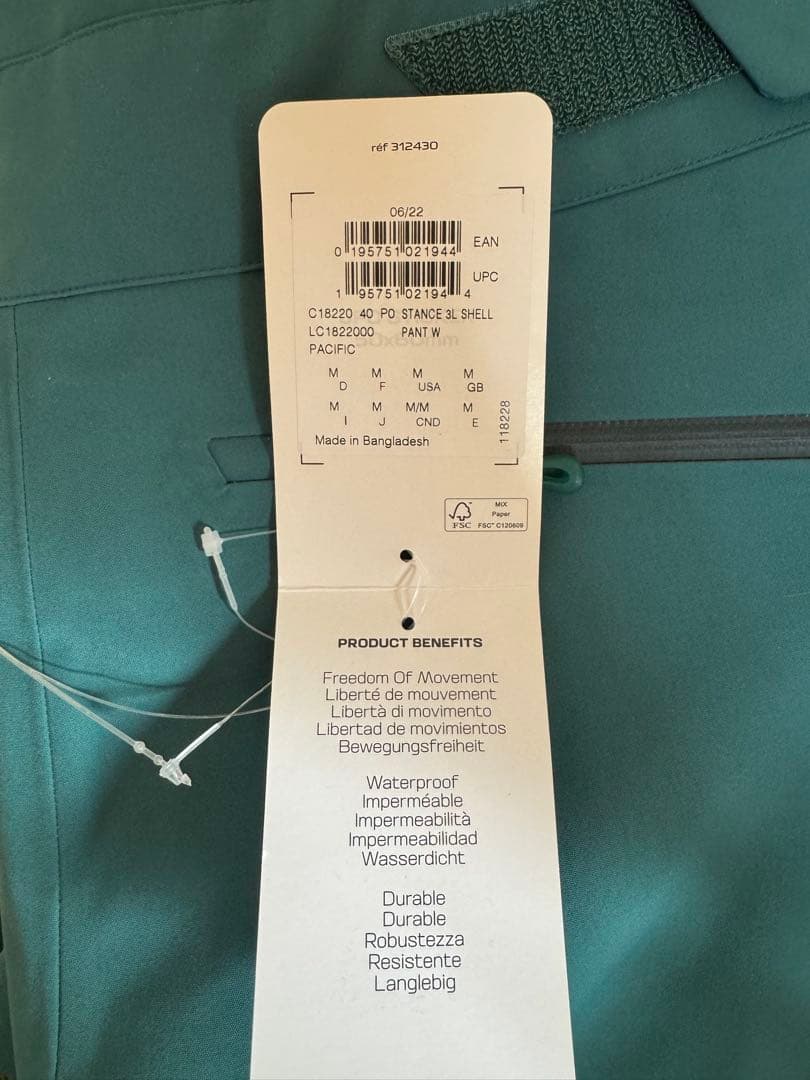 て*ト様 【新品未使用】SALOMON スキー/スノーボードビブパンツ　レディー