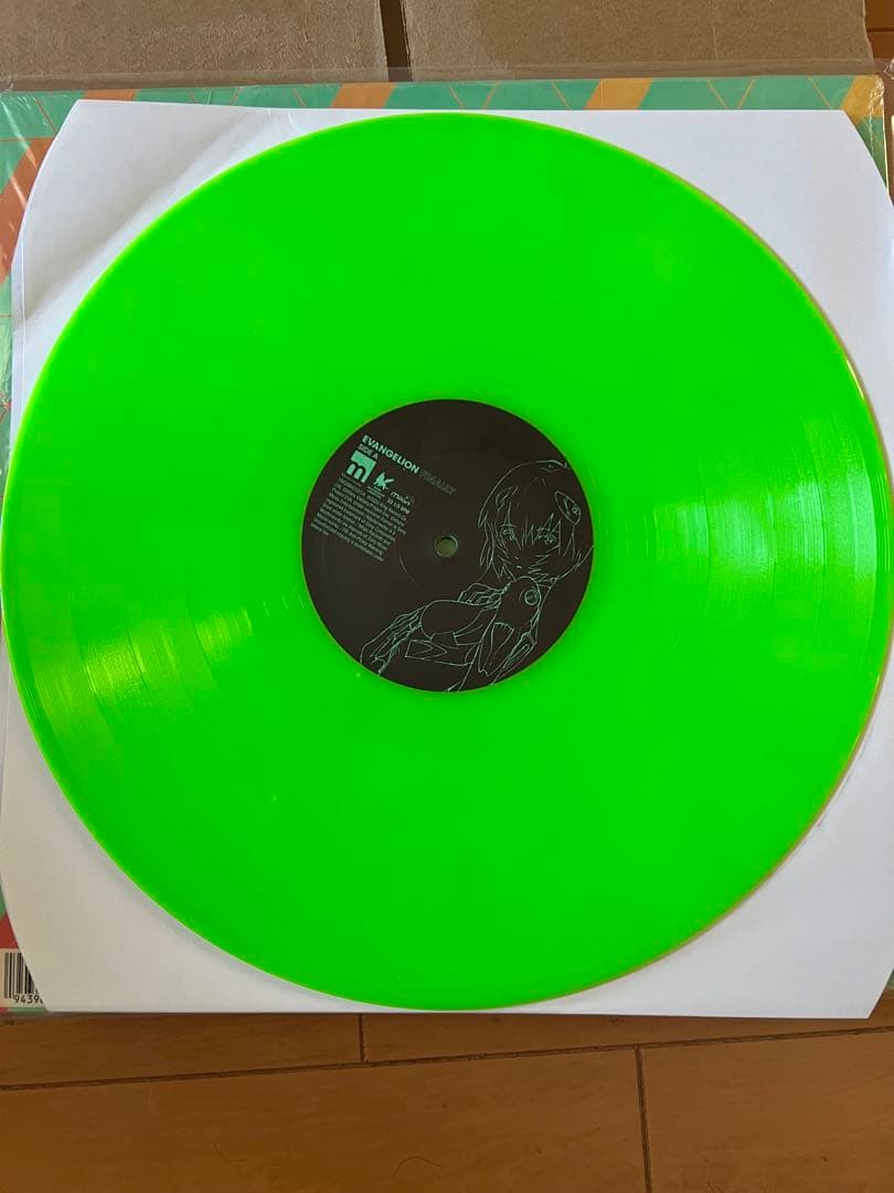 エヴァ　レコード　初号機カラー　海外限定盤