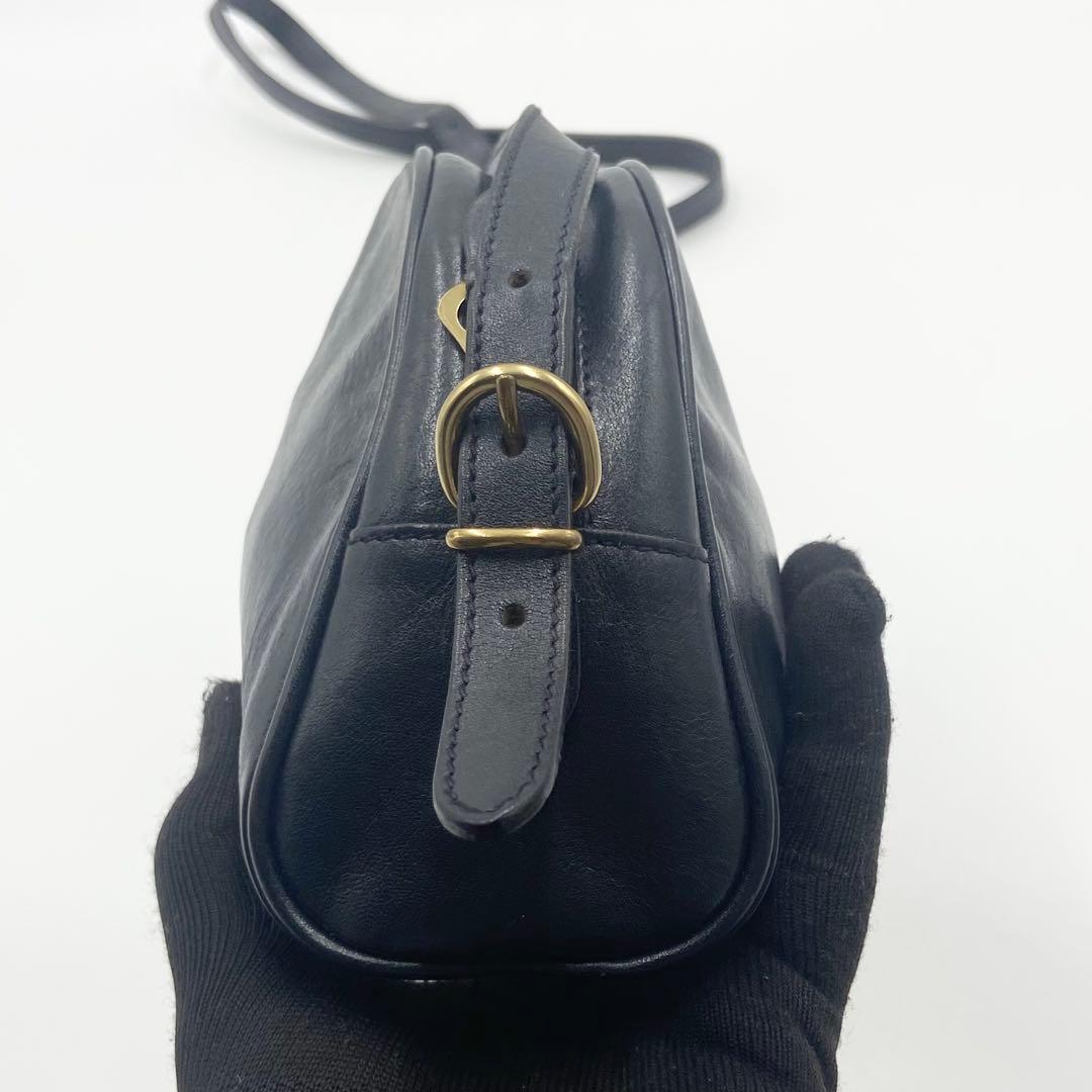 イルビゾンテ　ショルダーバッグ　クロスボディ　ハーフムーン　ダークネイビー