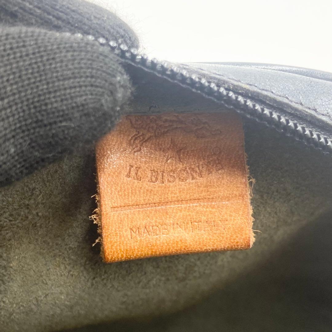 イルビゾンテ　ショルダーバッグ　クロスボディ　ハーフムーン　ダークネイビー