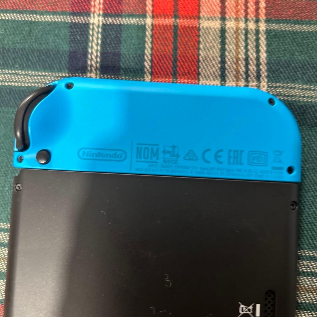 Switch本体（ドック、充電器つき）