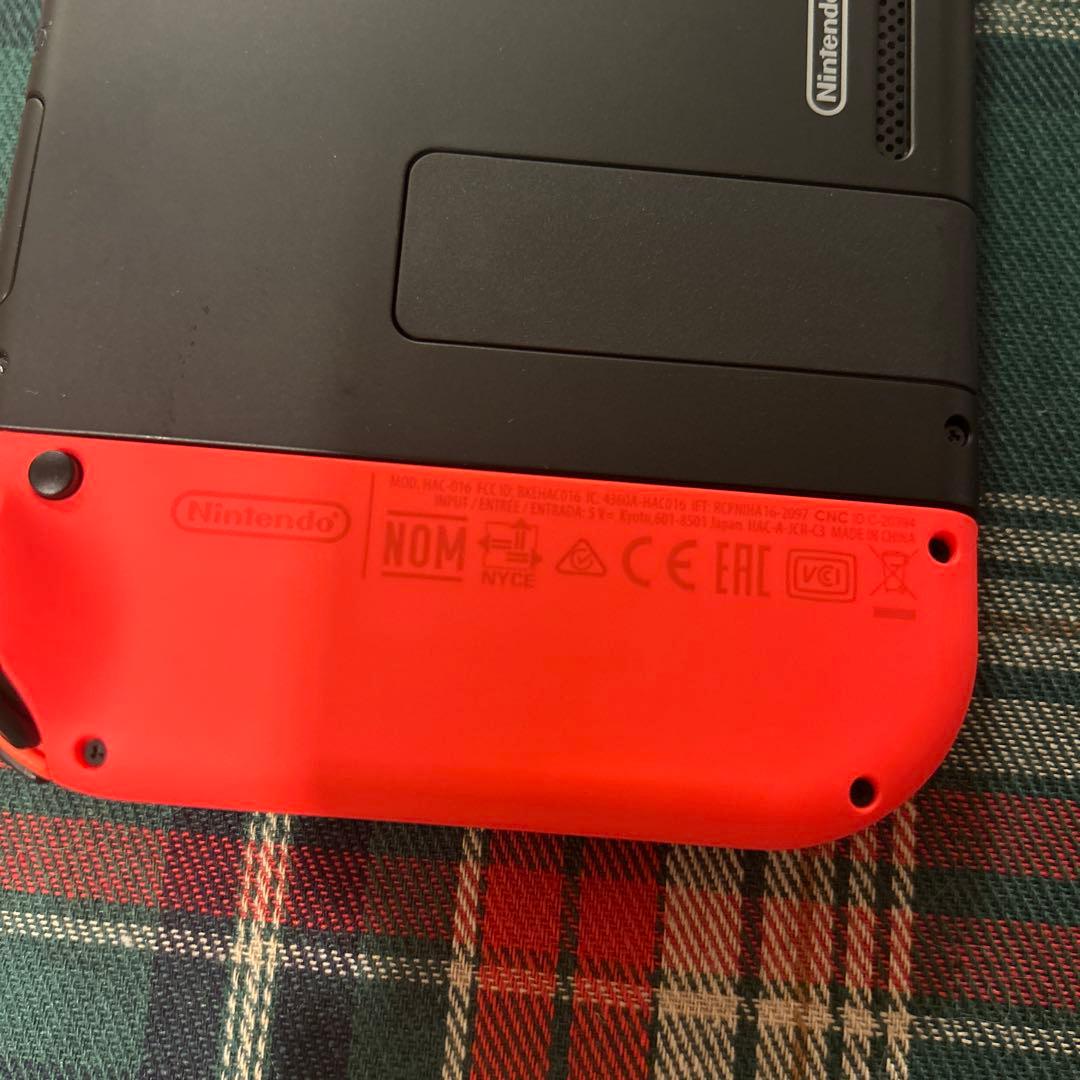 Switch本体（ドック、充電器つき）