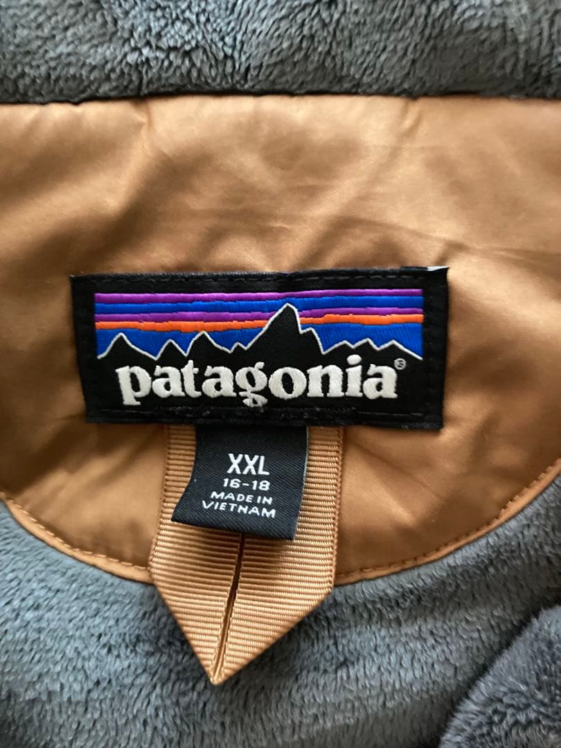 美品Patagonia ボーイズ XXL インサレーテッド イスマス ジャケット
