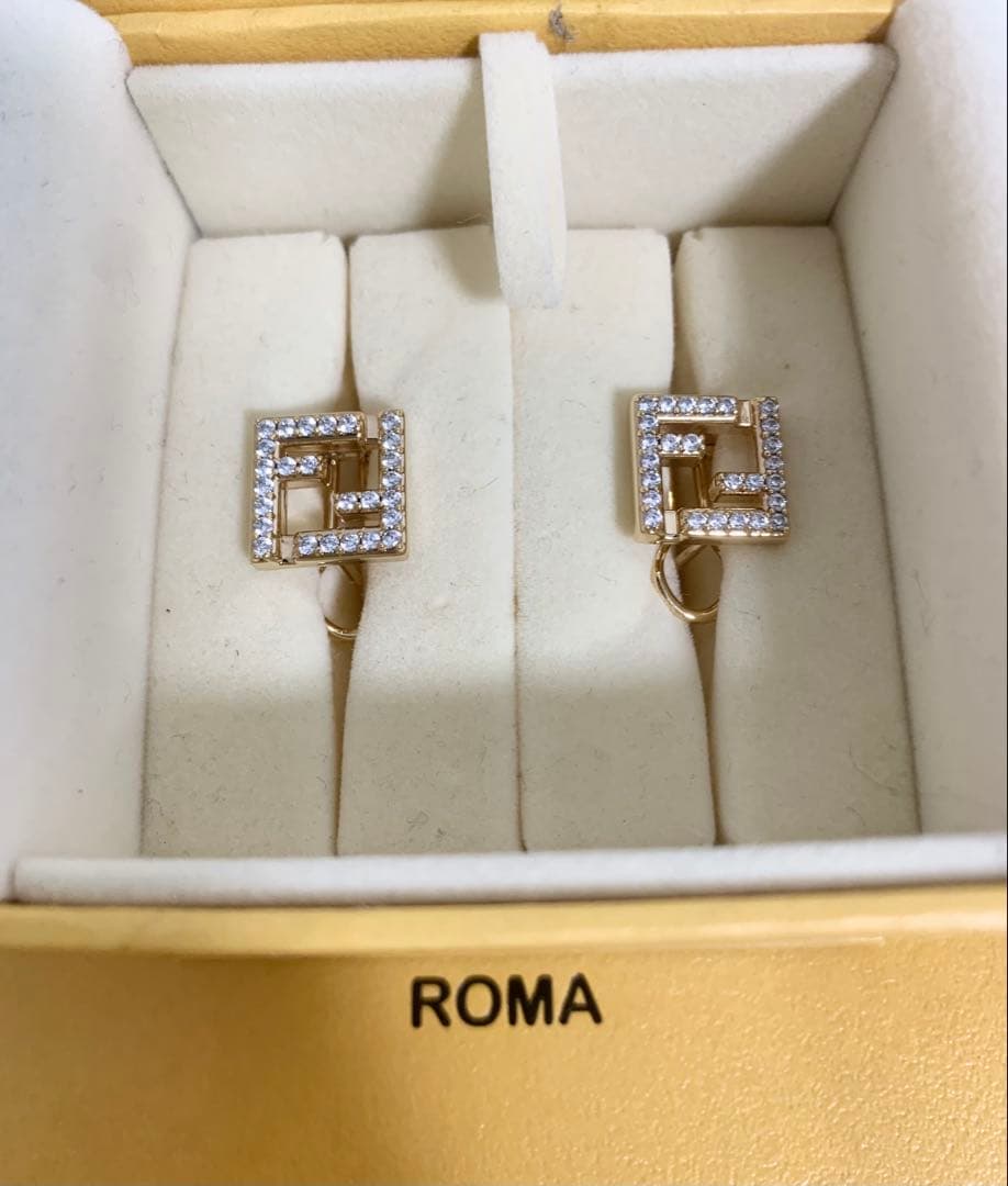 新品！FENDI ピアス