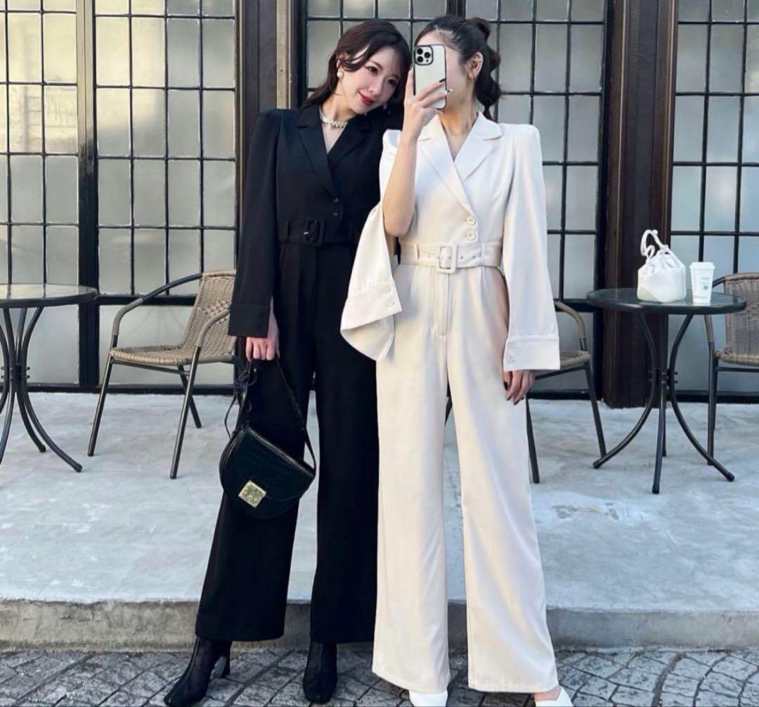 《新品タグ付き》 PARTY ベルト付ケープ風オールインワン