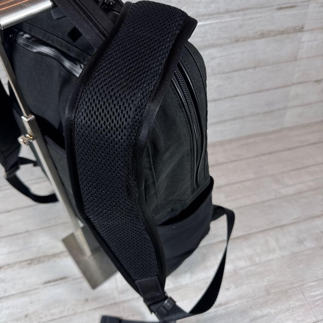 ポーター　デイパック　通勤バック　リュック　深緑系　HYBRID DAYPACK