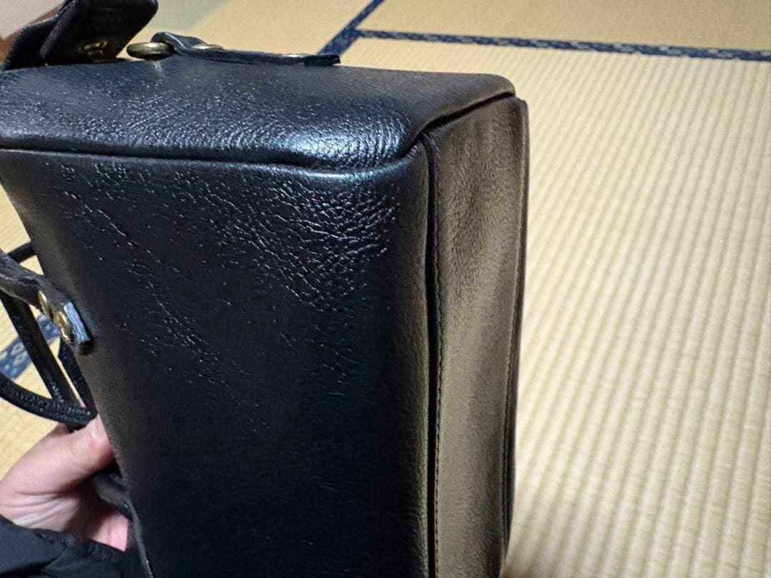 レザー ブラック ショルダーバッグ　イルビゾンテ　ボストン