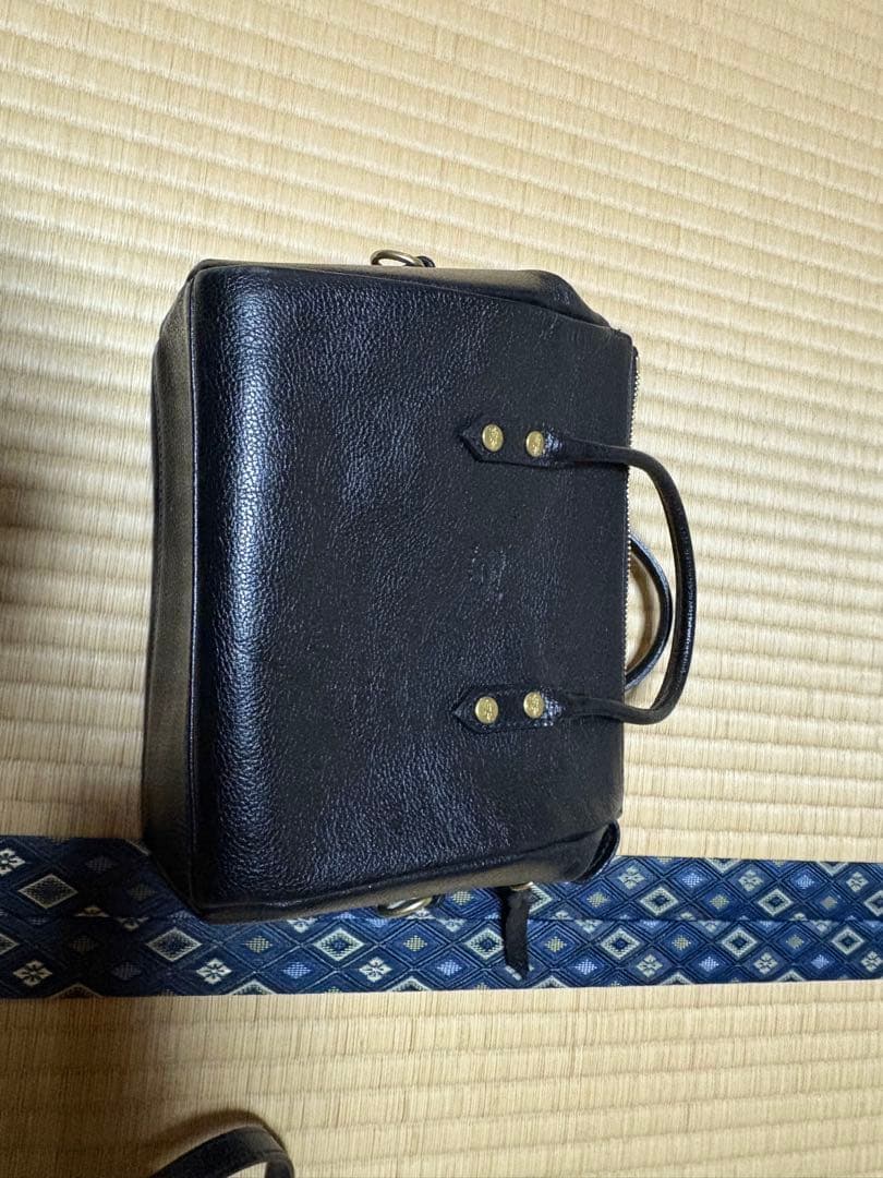 レザー ブラック ショルダーバッグ　イルビゾンテ　ボストン