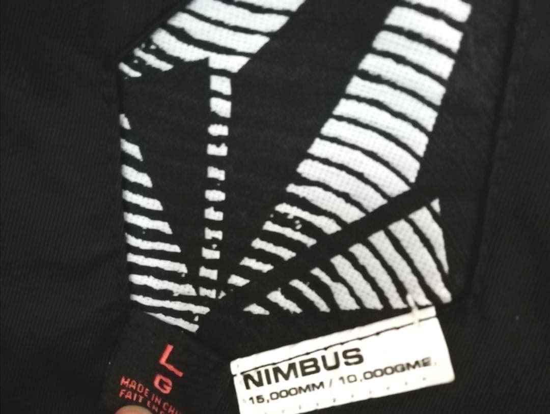 VOLCOM スノーボードジャケット L レディース 紫 派手 柄 スノーウェア