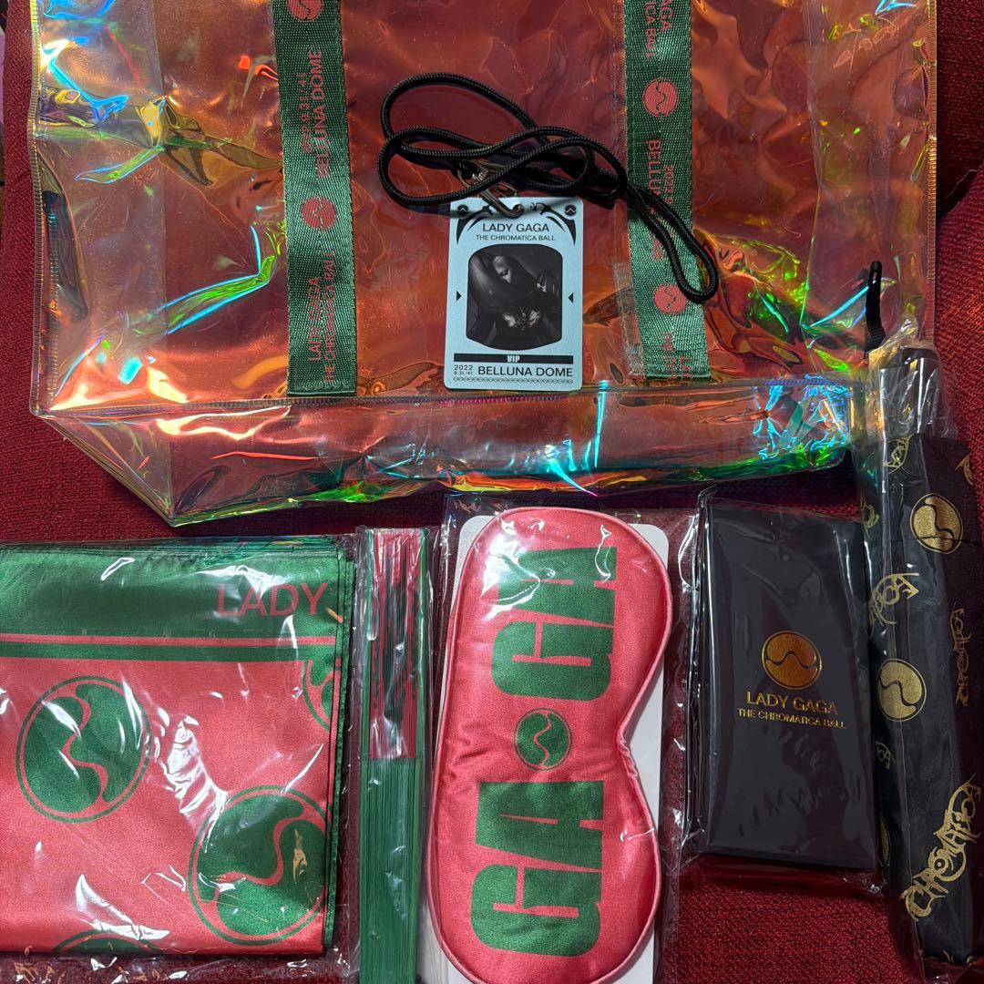 LADYGAGAVIPゴールドグッズ7点セット