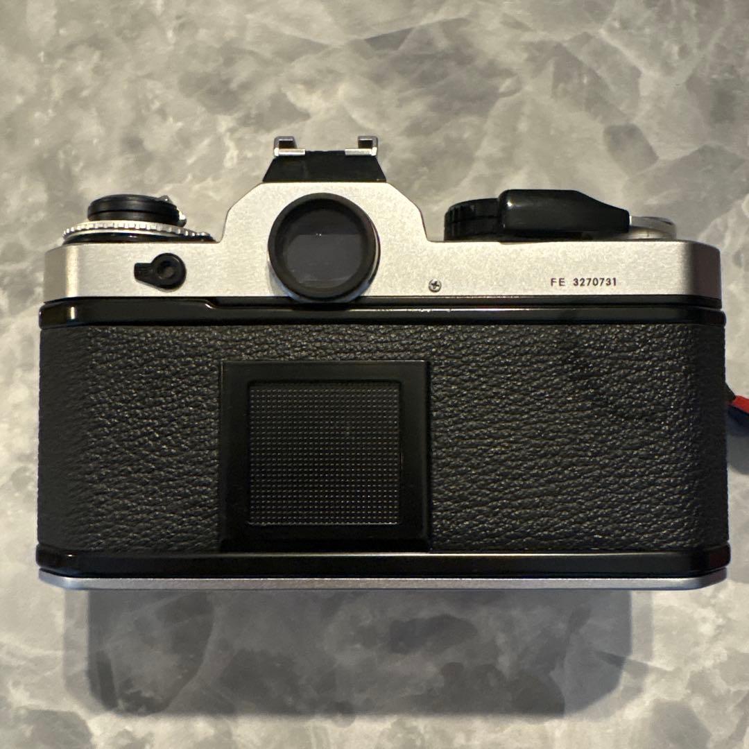 Nikon FE本体＋【おまけ】ピークデザイン バンドストラップ