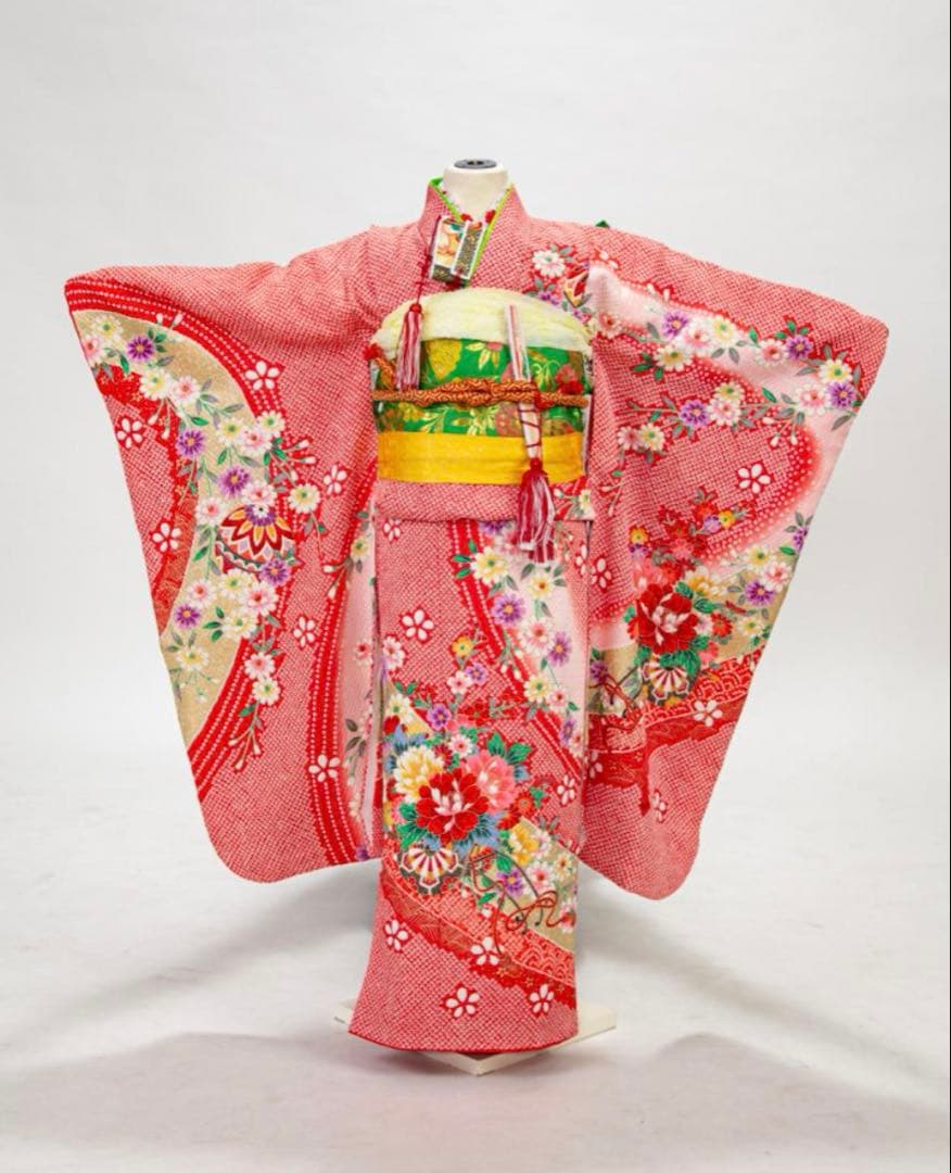 七五三　７歳振袖赤の疋田絞り紋様