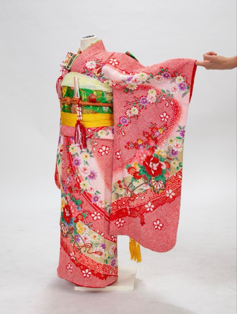 七五三　７歳振袖赤の疋田絞り紋様