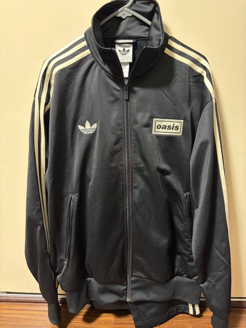 adidas×oasis コラボジャージセットアップ