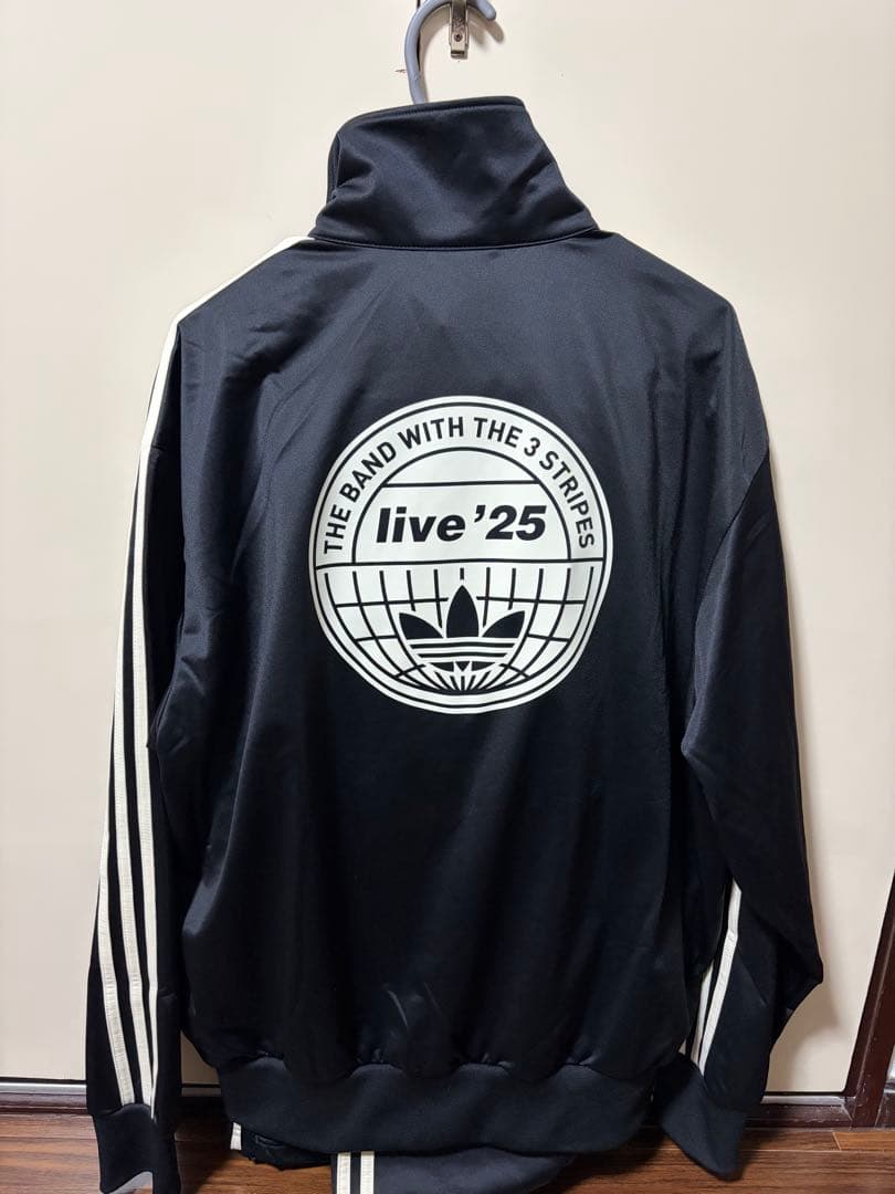 adidas×oasis コラボジャージセットアップ