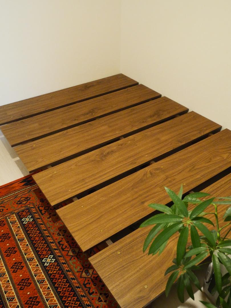 【再再値下げ】LOWYA 木目調ローベッド フレーム セミダブル ウォルナット