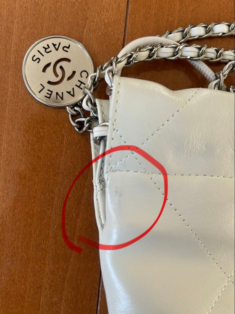 シャネル　ショルダーバッグ　白　ノベルティ