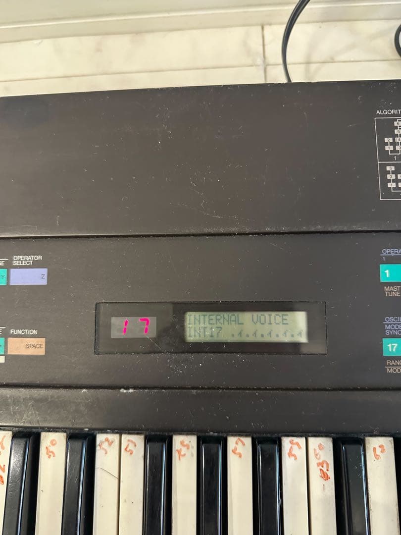Yamaha DX7 デジタルシンセサイザー