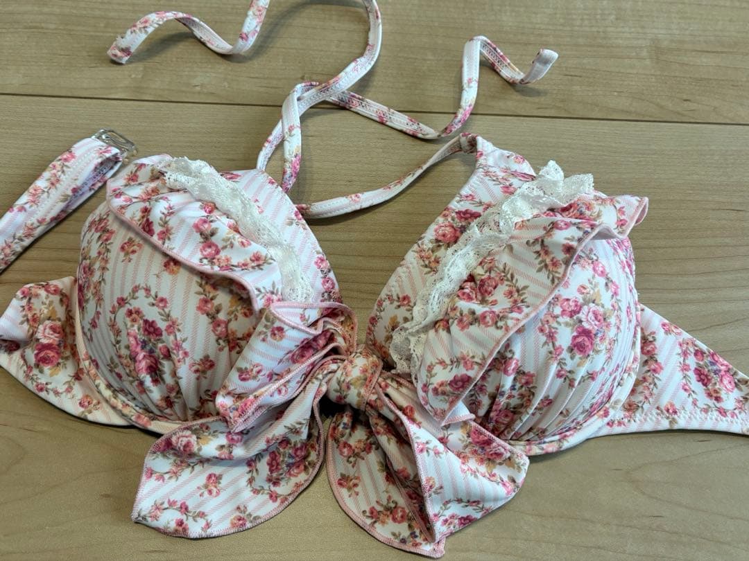 LIZ LISA（リズリサ ） 花柄 セパレート水着セット（ポーチ付）