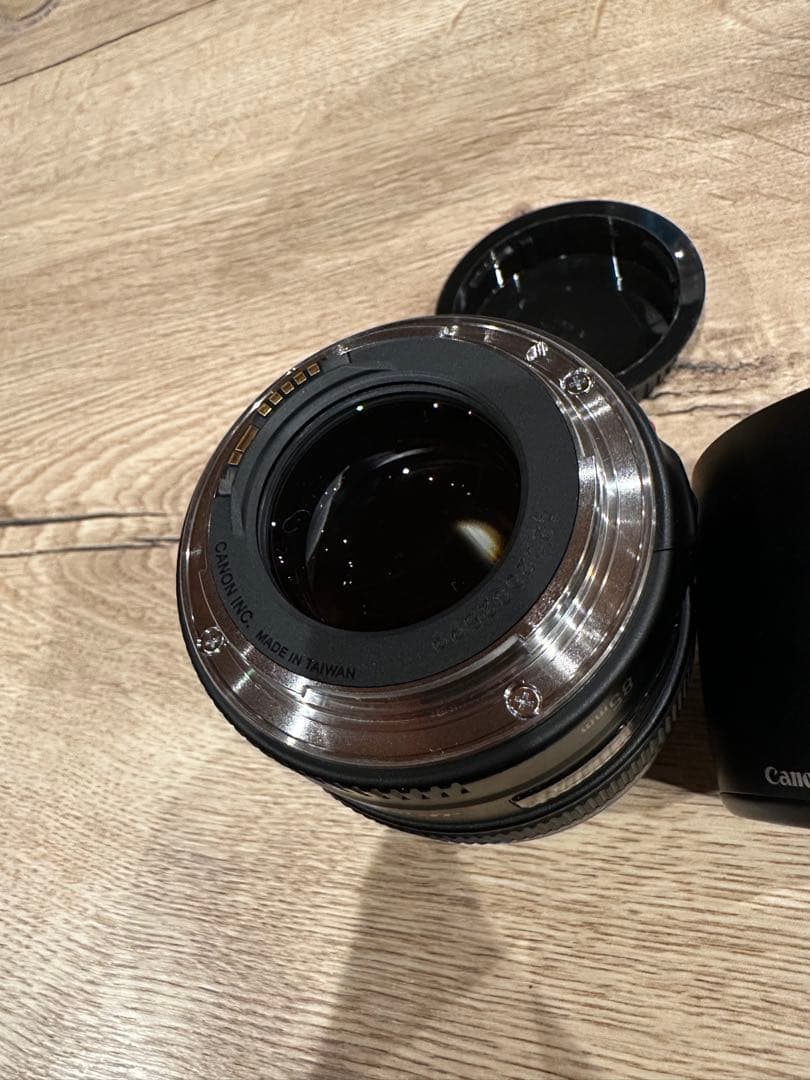 Canon EF 85mm F1.8 USM フード付き