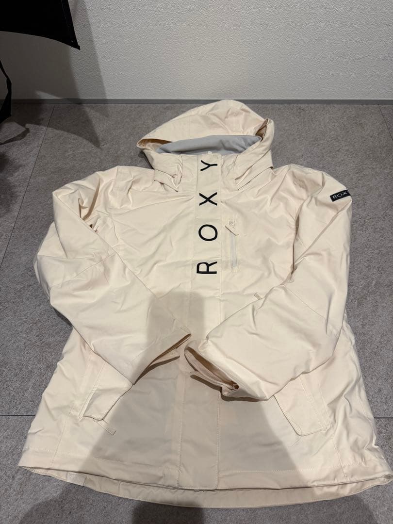 値下げ 完売品ROXYスノボーウェア上下&グローブ&ニット帽4点セット