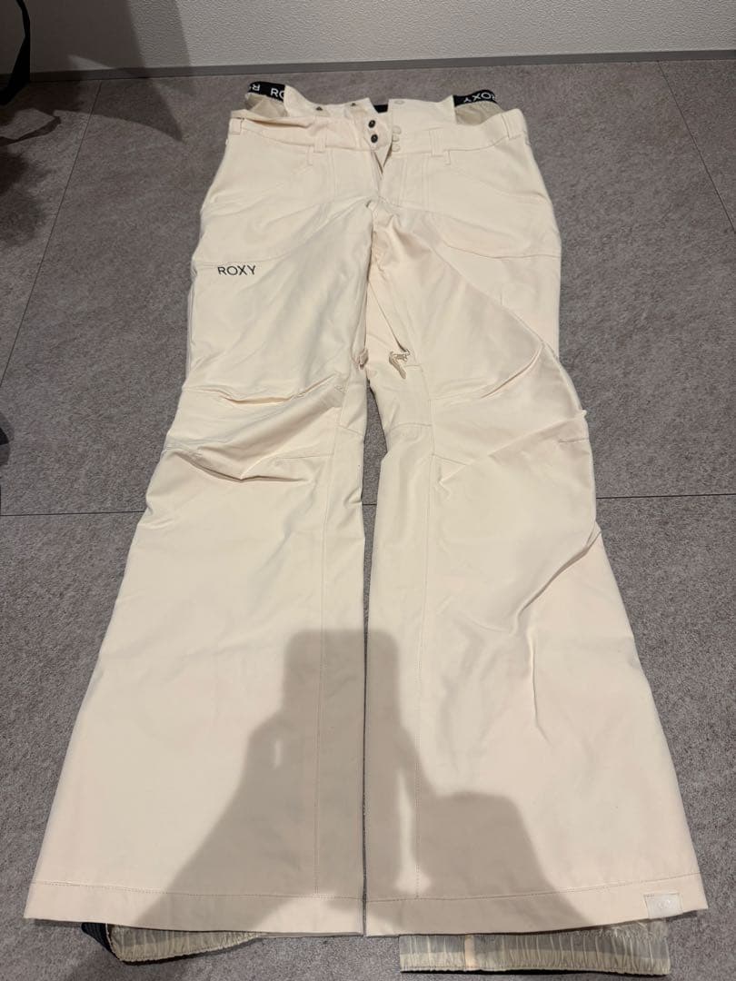 値下げ 完売品ROXYスノボーウェア上下&グローブ&ニット帽4点セット