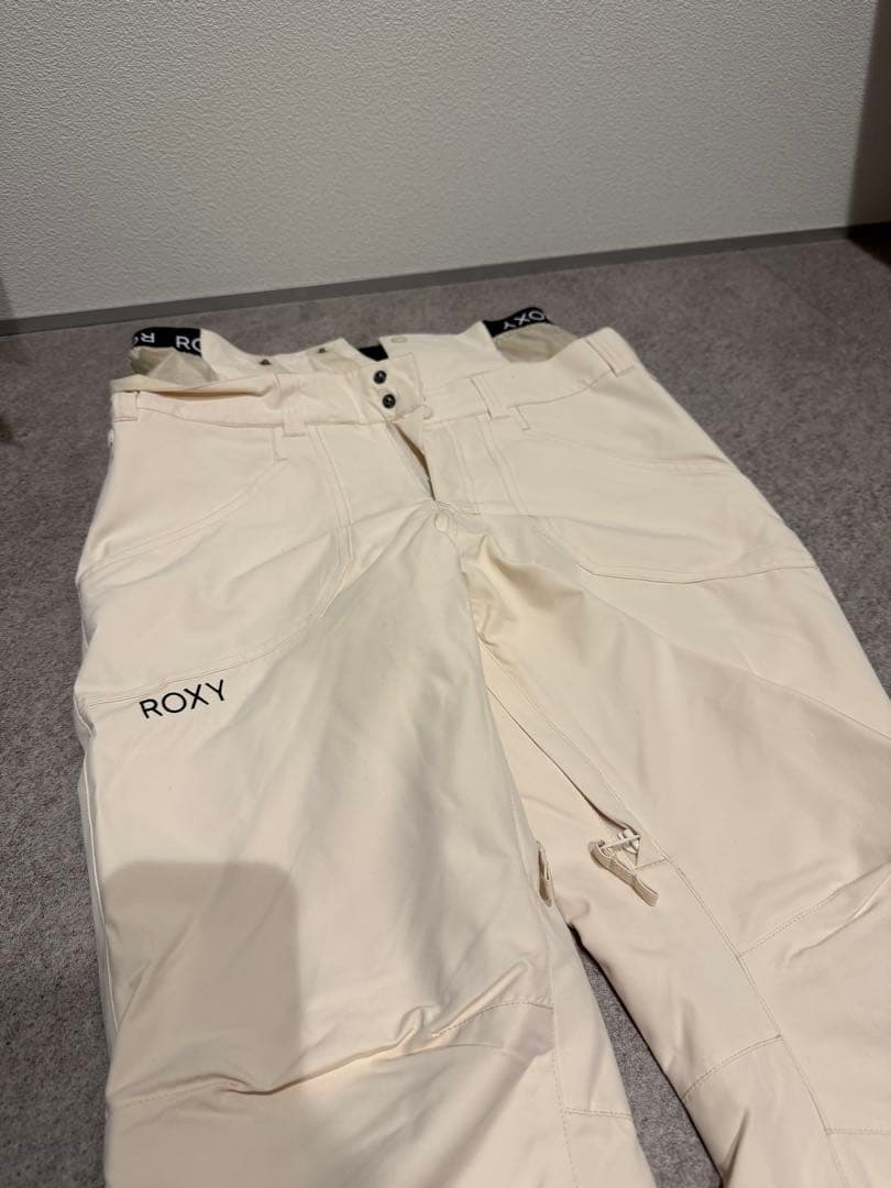 値下げ 完売品ROXYスノボーウェア上下&グローブ&ニット帽4点セット