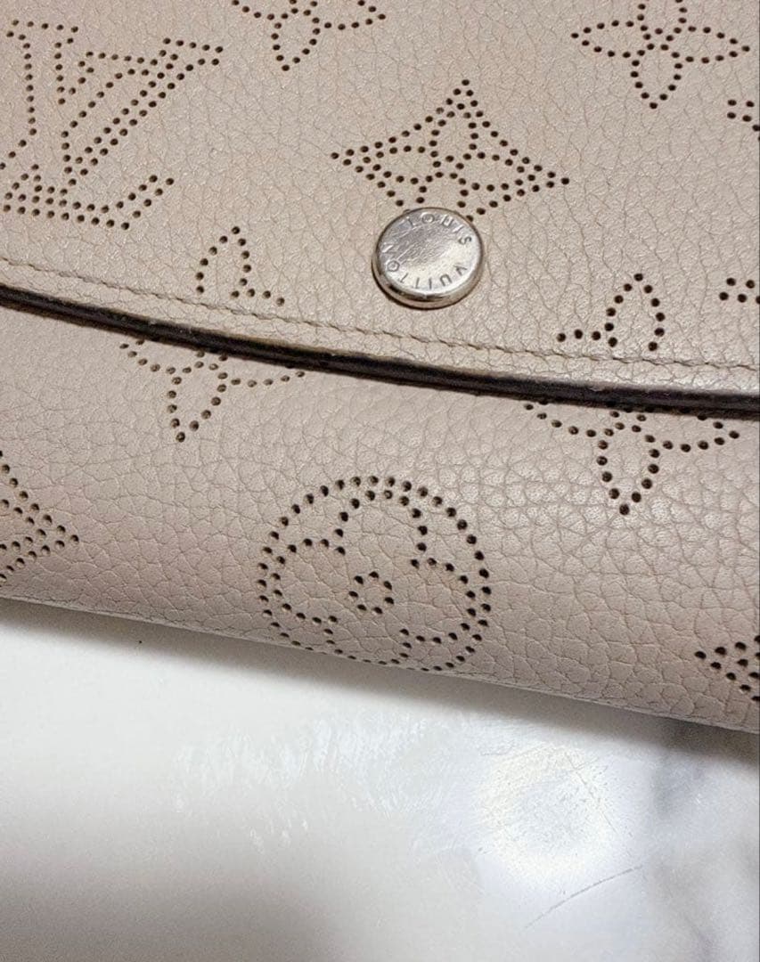 ルイヴィトン　マヒナ　ポルトフォイユ　イリス　長財布　ウォレット　ガレ