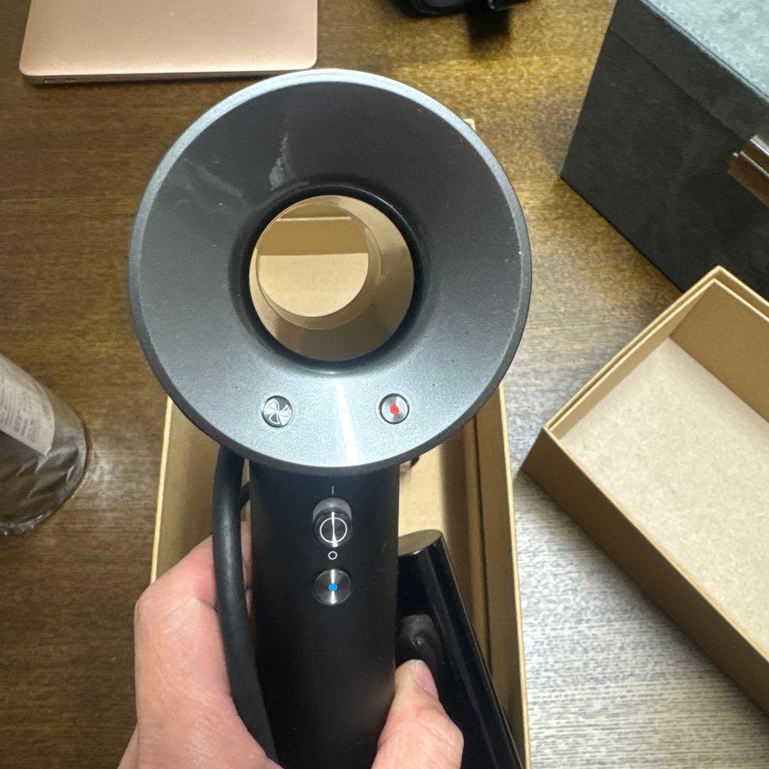 ブラック ヘアドライヤー 円形ノズル付き