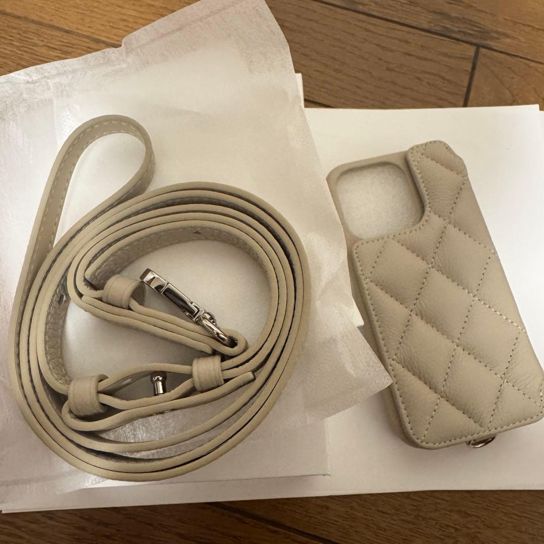 DEMIU GRACE iPhone15pro ベージュ