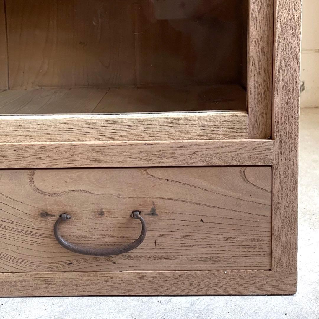 古いガラス戸棚　水屋箪笥　レトロ　食器棚　アンティーク　古道具