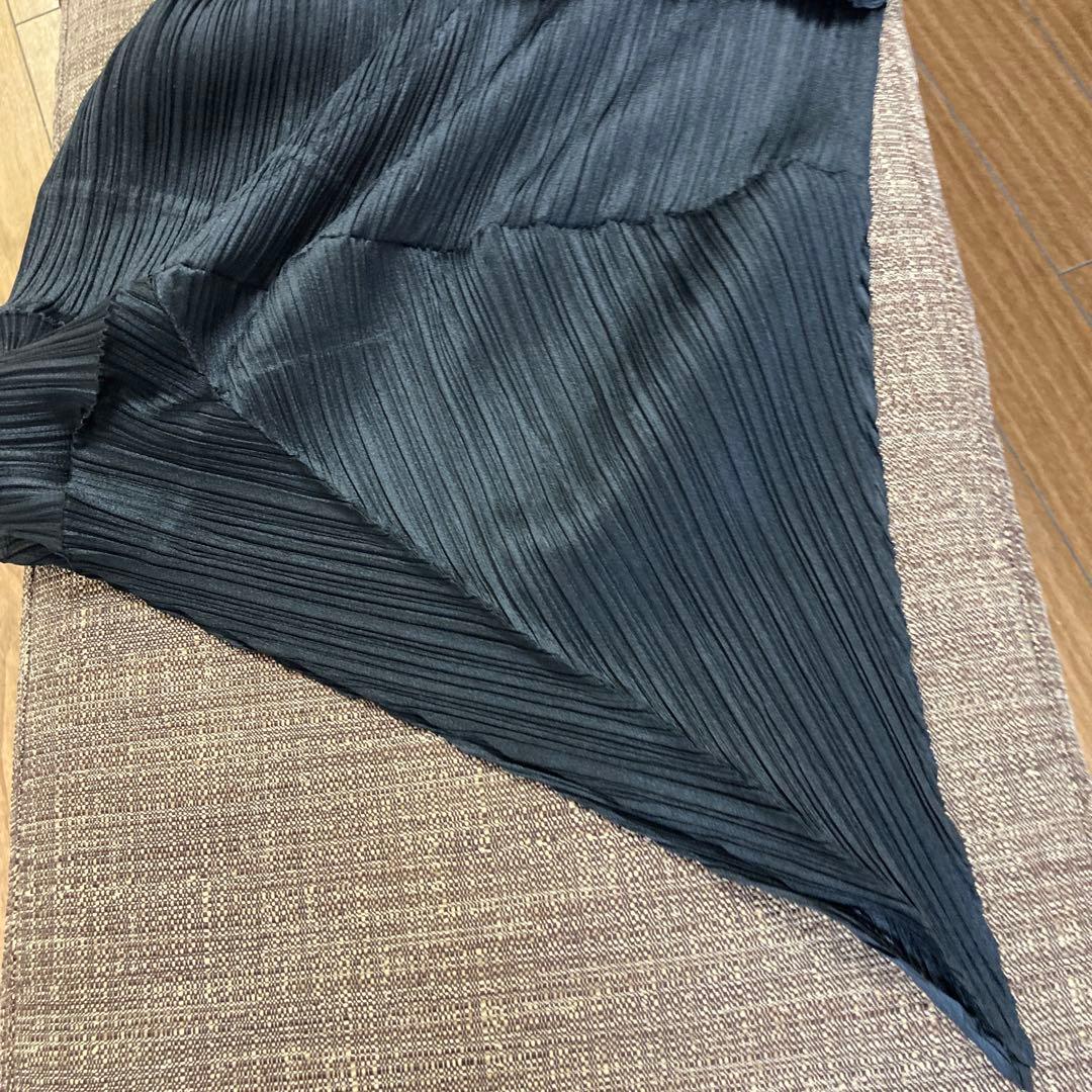 イッセイミヤケ　プリーツプリーズ変形トップスブラックLサイズ