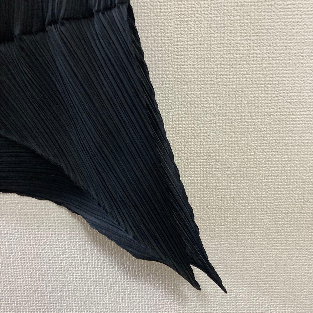 イッセイミヤケ　プリーツプリーズ変形トップスブラックLサイズ