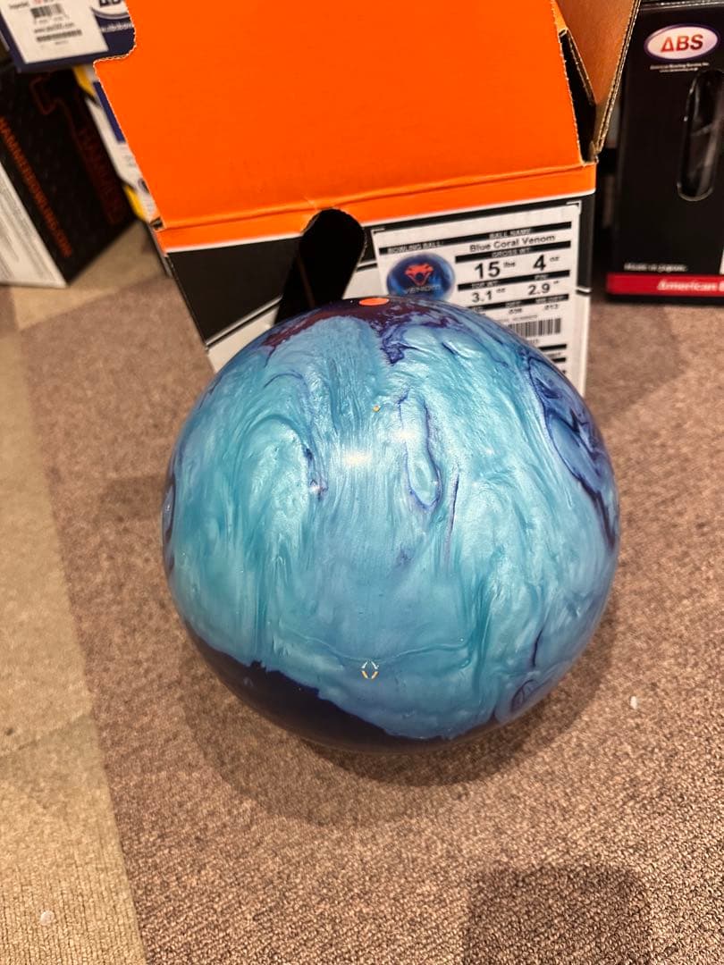 MOTIV ブルーコーラルベノム 15ポンド ボウリングボール