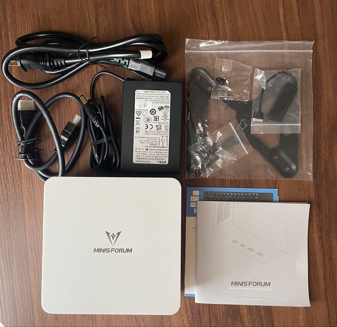 MINISFORUM UN1360W ミニPC i7 32GB 1TB 高性能