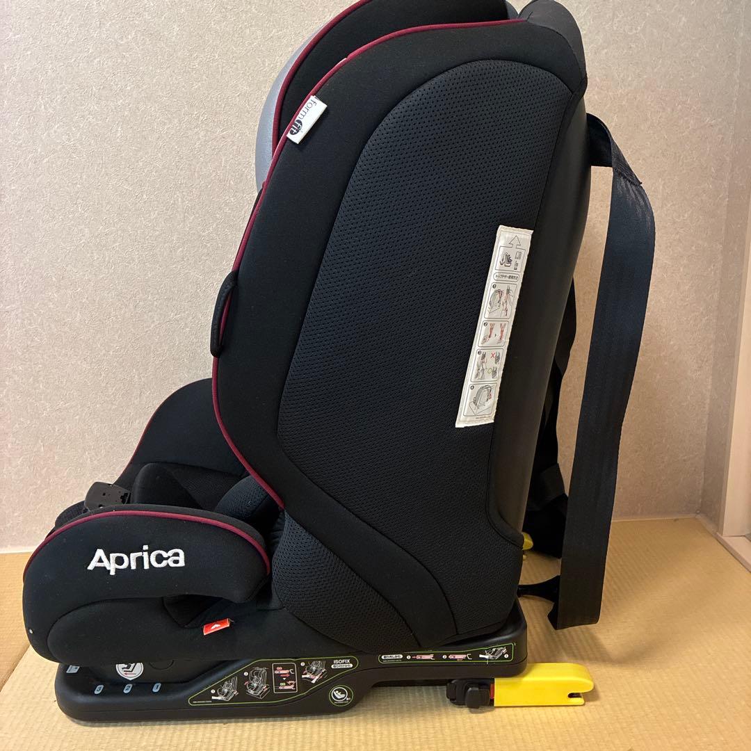 Aprica　フォームフィット チャイルドシート　ジュニアシート　ISOFIX
