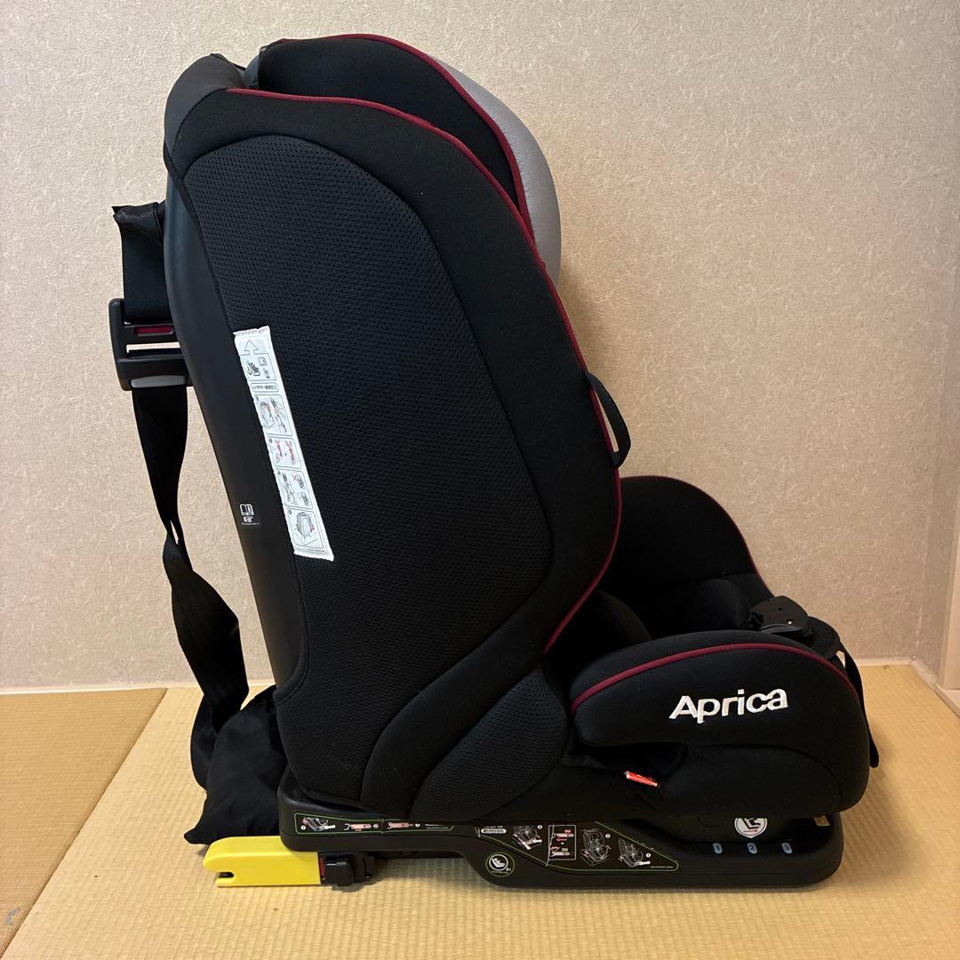 Aprica　フォームフィット チャイルドシート　ジュニアシート　ISOFIX