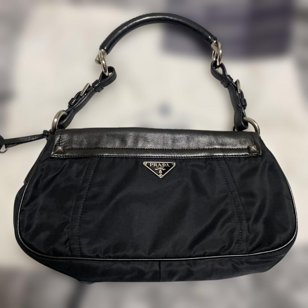 PRADAブラック ナイロン✖︎ラム革ショルダーバッグ シルバー金具　タッセル