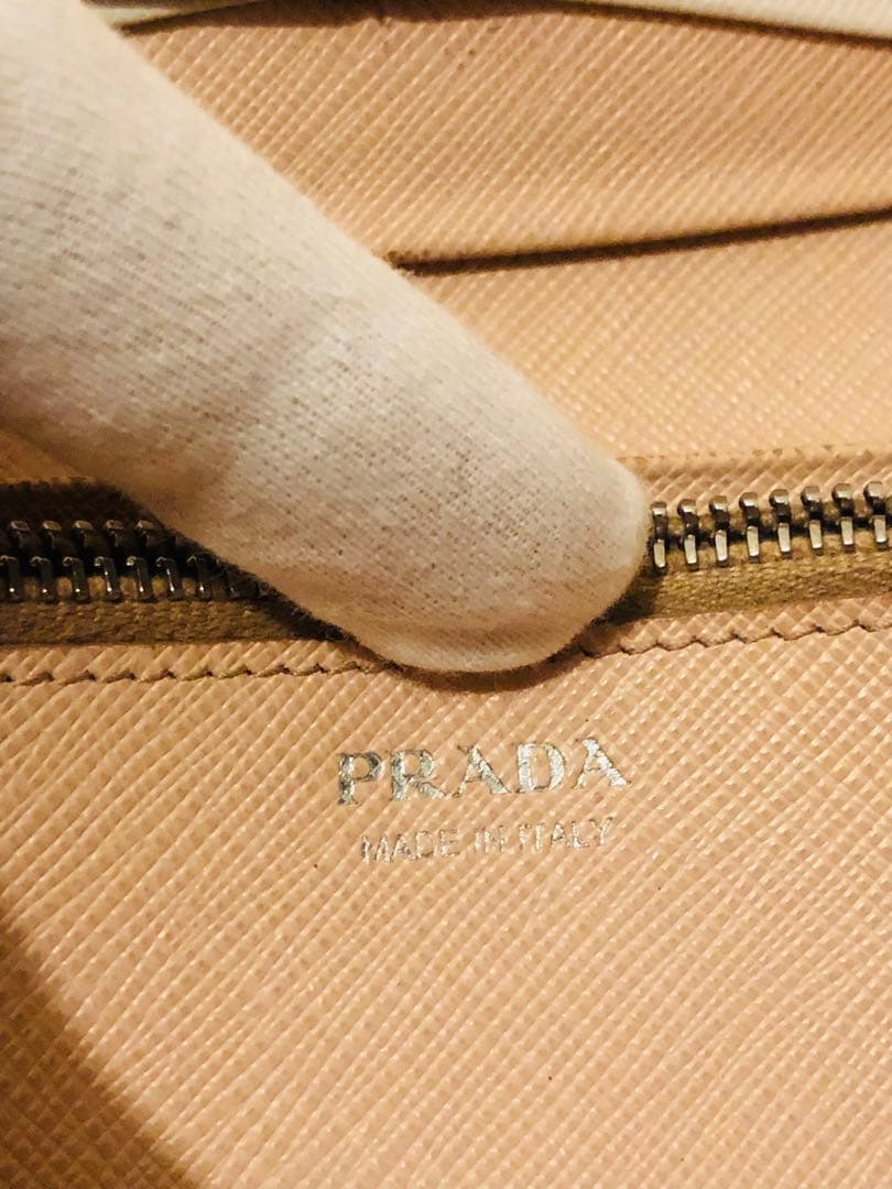 PRADA グレー 長財布