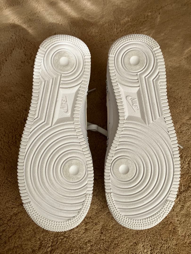 Nike Air Force 1 スタッズ ホワイト
