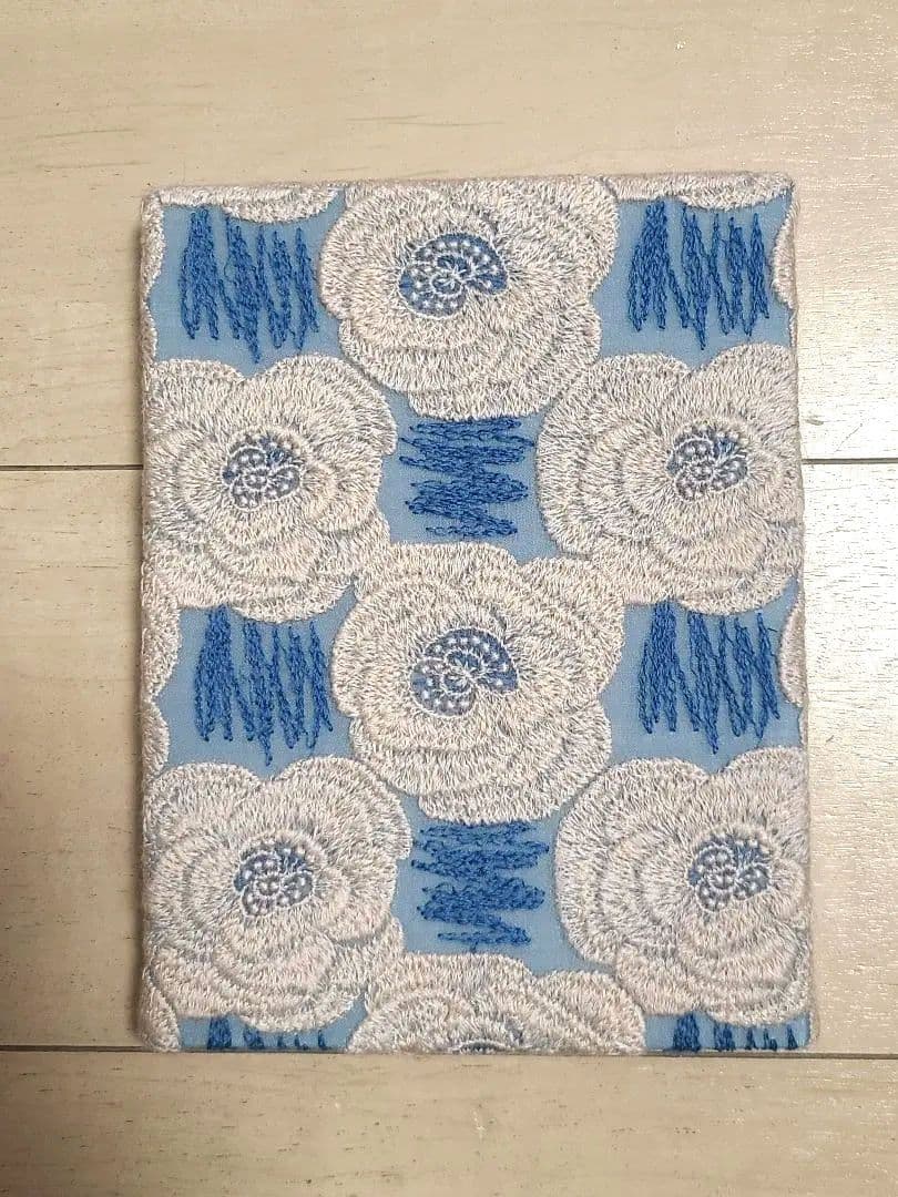 ミナペルホネン ファブリックボード　rosas 新品　minäperhonen