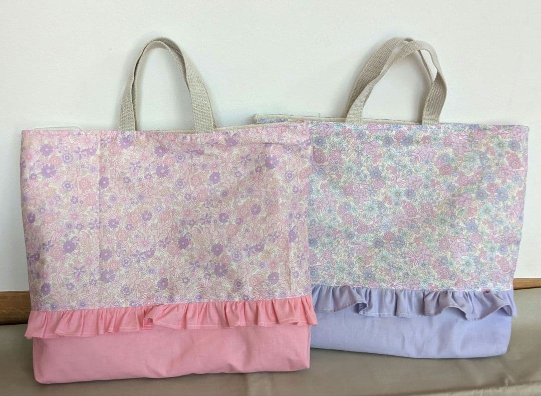 紫　大きなフリルの小花柄レッスンバッグ　ハンドメイド